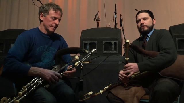 Martin Nolan & Joey Abarta смотреть онлайн