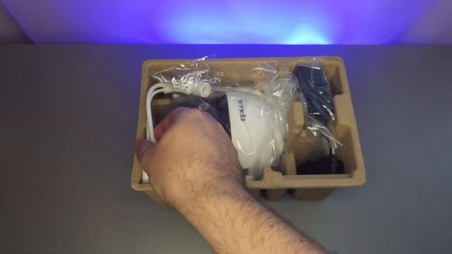 Tenda CH3 Outdoor Wi-Fi Pan/Tilt Camera - Despachetare | MovieNews.ro