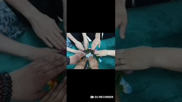 Я выбераю разное!Одним заниматься,увлекаться,скучно,когда столько интересного вокруг.Оглянись.