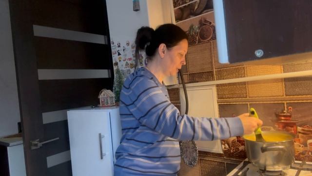 Харьков 🌎8.01.24.Целая сковородка лука,будет вкуснейший ужин… смотреть онлайн