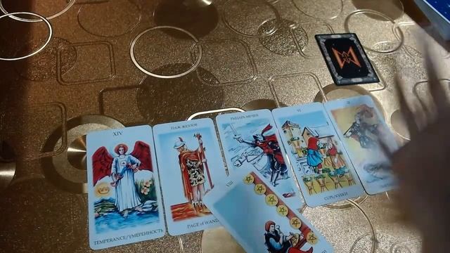 Кошачье ушко - онлайн расклад на Таро смотреть онлайн