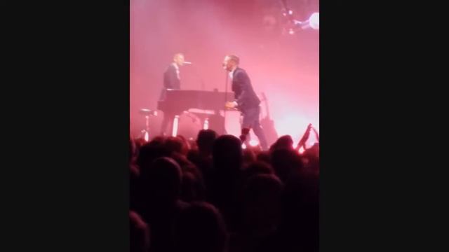 Bryan Adams malmö смотреть онлайн