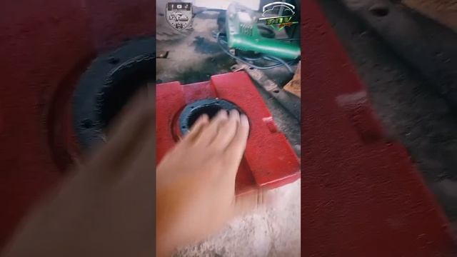 Tengo una pieza muy importante para el motor de mis sueños, SOBRECARTER DE ACEITE смотреть онлайн