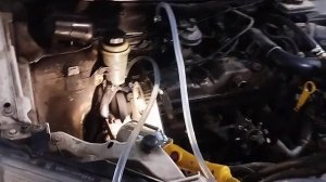 Как слить топливо с бака выкачать на проблемных машинах