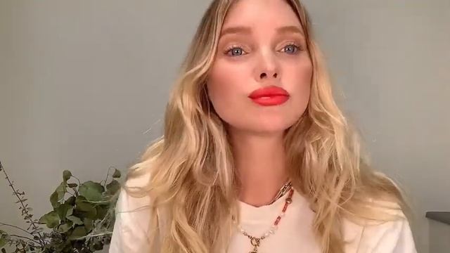 Elsa Hosk - Makeup Tutorial смотреть онлайн