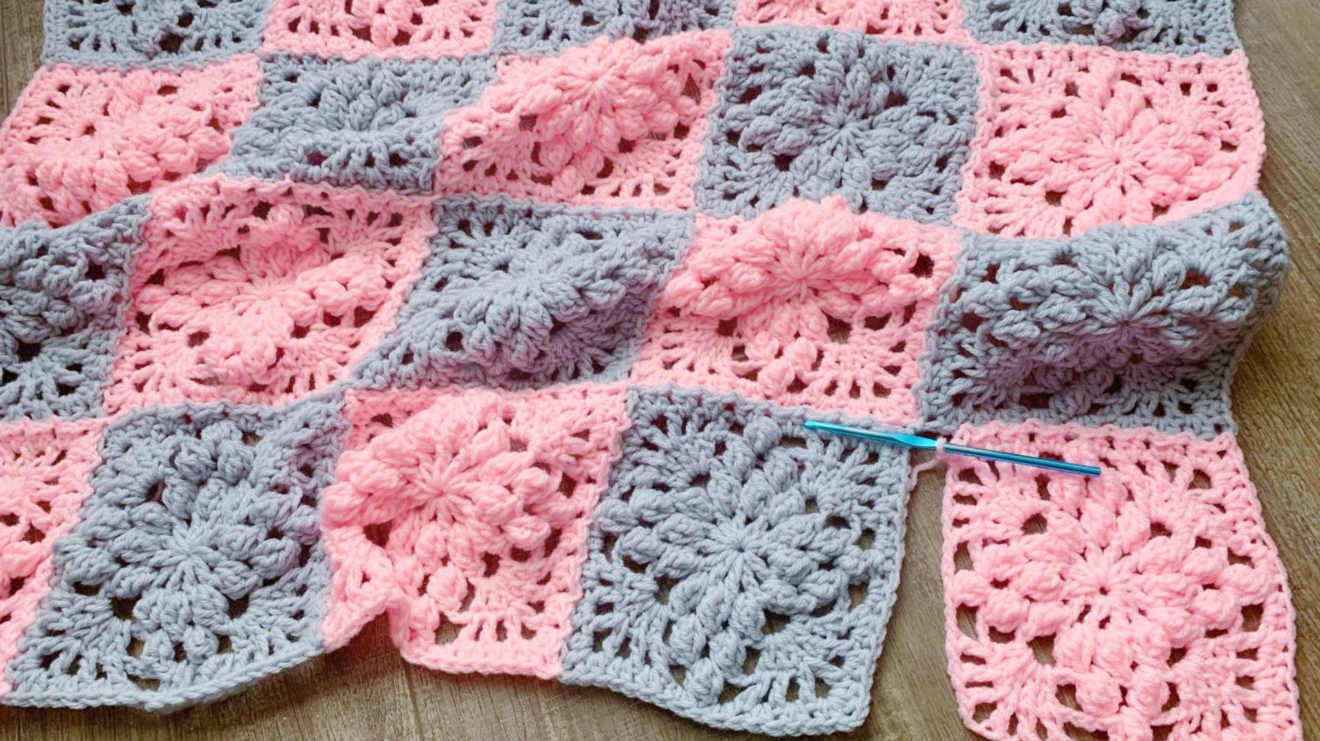 Как соединять Бабушкины Квадраты крючком без иголки, легко, просто и красиво! смотреть онлайн