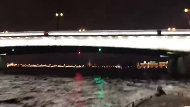 Литейный Мост ночью - Performance по Неве. смотреть онлайн