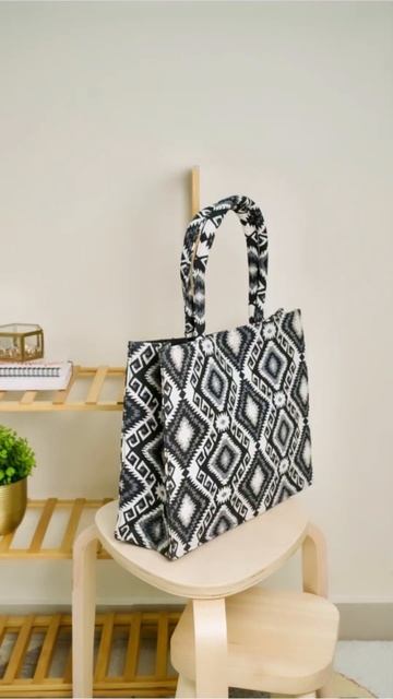 Houndstooth Bag Collection | Your Everyday Tote Bag #shorts смотреть онлайн