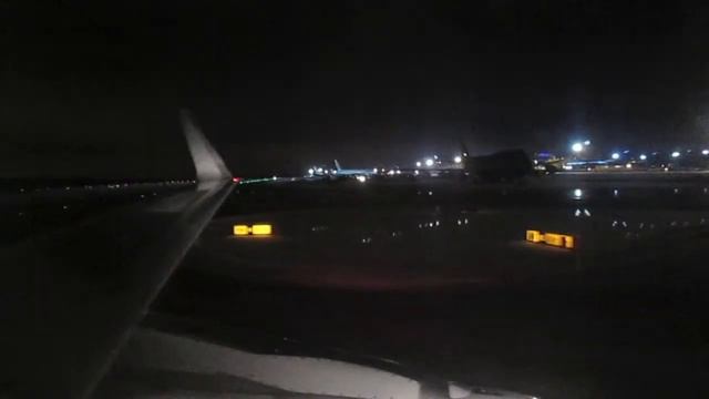 SWISS Airbus A320-214*Sharklets* Landing in Moscow DME at Night смотреть онлайн