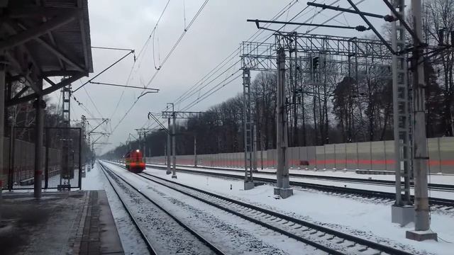 Тепловоз ЧМЭ3-2461 следует резервом и приветливой локомотивной бригадой смотреть онлайн