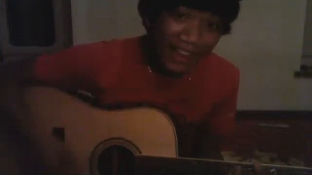 Just playing the guitar and singing ( I don't sing on tune ) смотреть онлайн