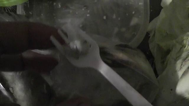 лайфхак как завязать пакет вилкой доширак