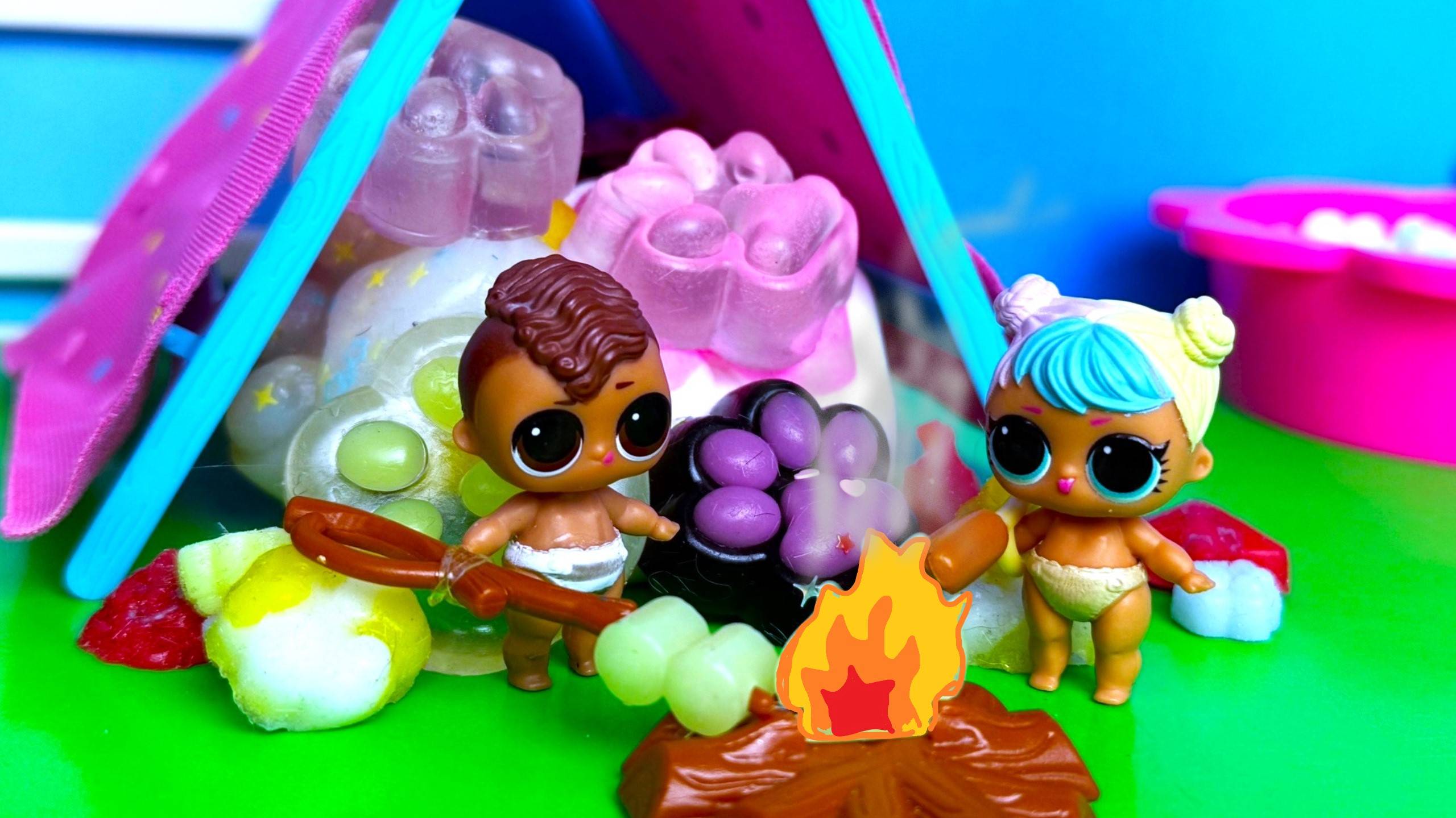 ТАБА ЛАПКИ🐾 СОБРАЛИ И ИЗ ДОМА СБЕЖАЛИ😱 Куклы ЛОЛ СЮРПРИЗ мультики ДАРИНЕЛКА смотреть онлайн