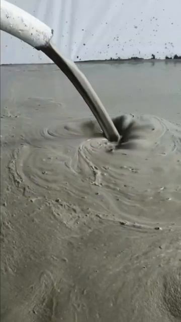 Заливка перекрытий каркаса ЛСТК нашим модифицированным пенобетоном #лстк #пенобетон #каркас смотреть онлайн