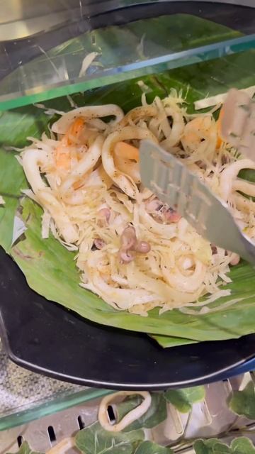 Octopus salad 🥗 in barbecue nation restaurant 😳😳#shorts #malaysia #kualalumpur #octopus смотреть онлайн