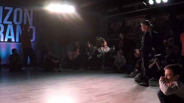 B-boy Vancuber vs b-boy Медведь смотреть онлайн