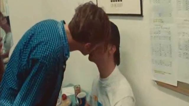 Damon Albarn and Graham Coxon KISS! смотреть онлайн