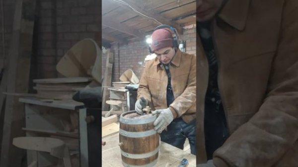 ремонт дубовой бочки, устранение течи  часть 1