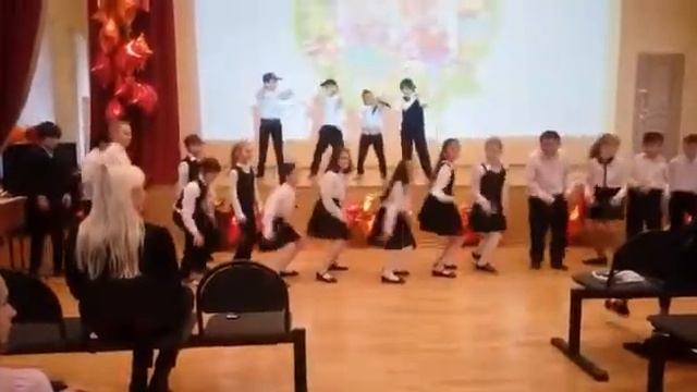 Районы-Звери ( пародия,реп в школе) смотреть онлайн