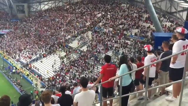 Российские болельщики атаковали английский сектор/Russians attack England funs смотреть онлайн