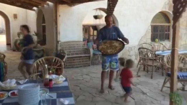 Un español residente en Sharm El Sheij asegura que no tienen "sensación de peligro" смотреть онлайн