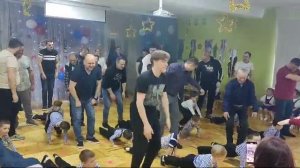 Музыкальная разминка с папами