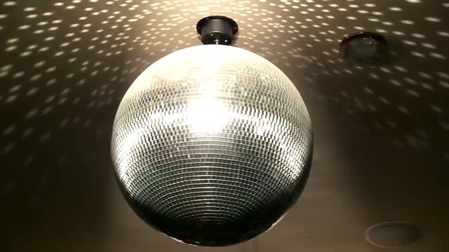 MIRROR BALL (Disco Ball) смотреть онлайн