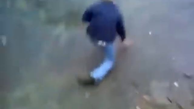Денчик слазит [прикольное, видео, смешное, ржачное, новое, угарное, шок, coub, youtube, вконтакте ] смотреть онлайн