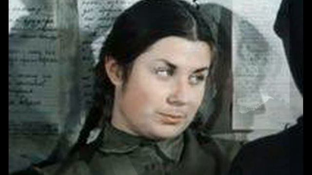 Никто не догадается кто на фото.. Это известная актриса, дочь знаменитой династии артистов ..