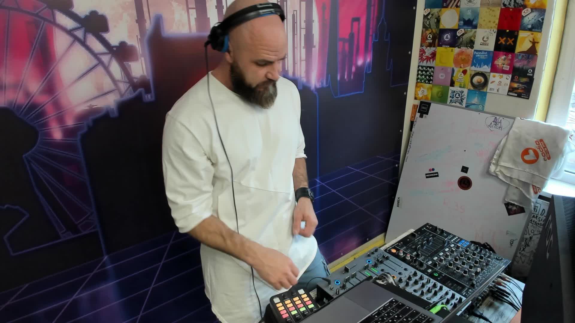 Живые игры 21.02.25 смотреть онлайн