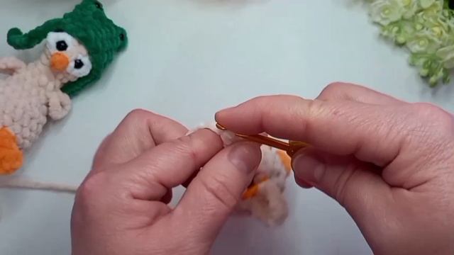 Игрушка плюшевый гусь в шапке своими руками за 20 минут смотреть онлайн