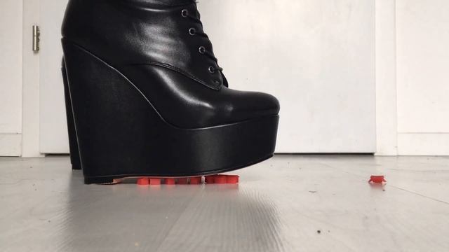 Big wedges crushing city смотреть онлайн