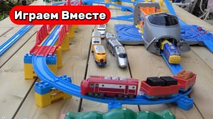 Играем вместе в поезда ! Строим большую железную дорогу из мультика ПАРОВОЗИК ТОМАС !