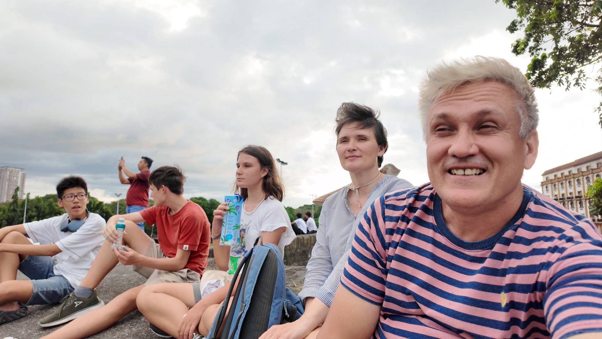 День в Интромурос смотреть онлайн