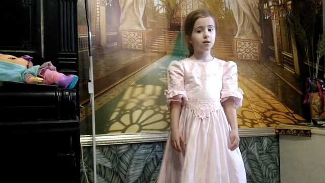 Аве Мария Каччини.Варя,6 лет, лауреат международных конкурсов по фортепиано решила петь. смотреть онлайн