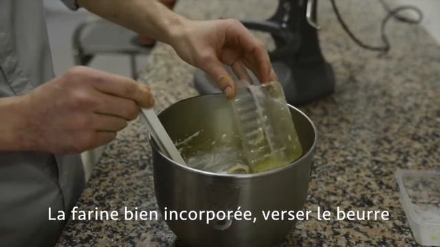 Recette de dessert : Madeleine au parfum d'agrumes, feuilles de Yuzu смотреть онлайн