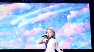 Песня "Мама, папа, я"