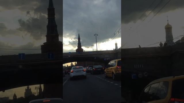 Mi-24 over Kremlin смотреть онлайн