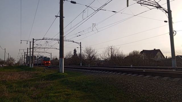 На взлет! ЭП3Д-0105 "Краснодар-Ростов" / ВЛ80с-2214 / ТЭМ7-???? смотреть онлайн