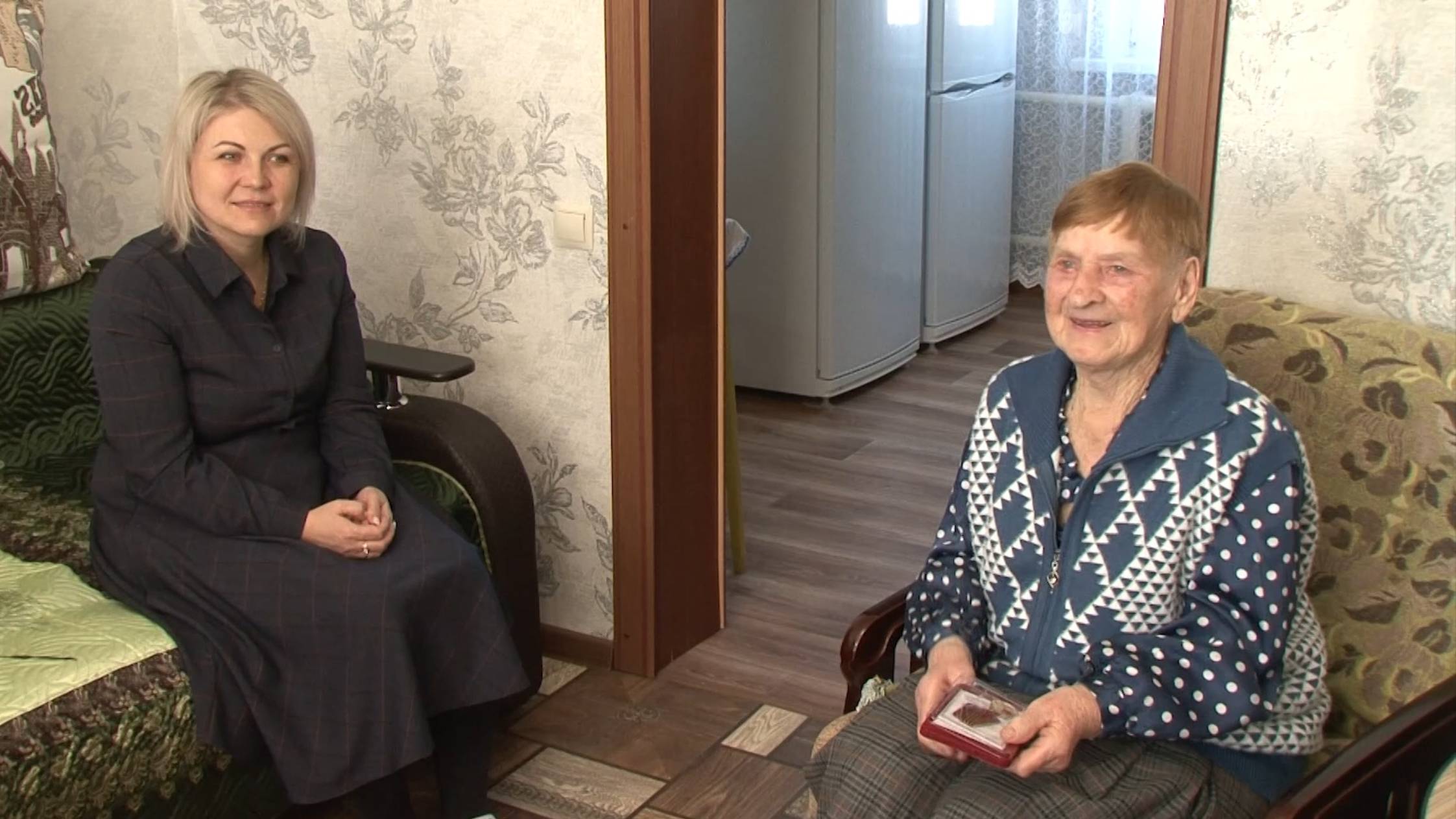 В Красногвардейском районе продолжается вручение юбилейных медалей в честь 80-летия Великой Победы смотреть онлайн