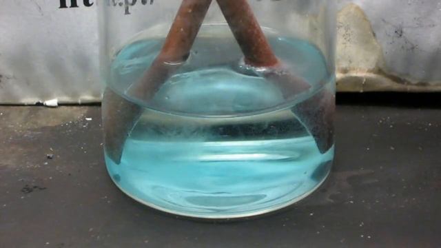 Make Copper Sulfate from Copper and Sulfuric acid (3 ways) смотреть онлайн