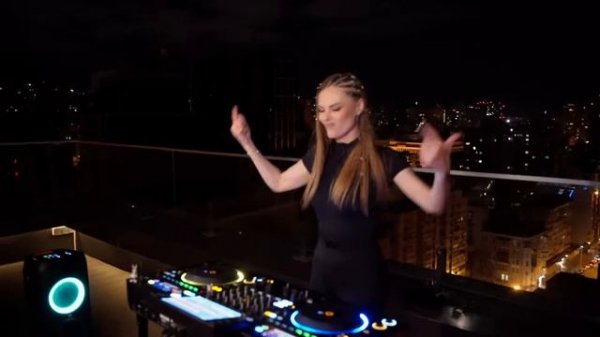 DJ NESSA – Live Melodic Techno & Progressive House Mix ｜ Beautiful View Terrace