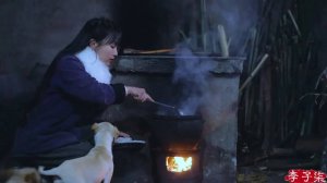 Ешьте мясо и вино в холодный день. Мне нравится кисловатый вкус - суп из кислой редиски и утки.