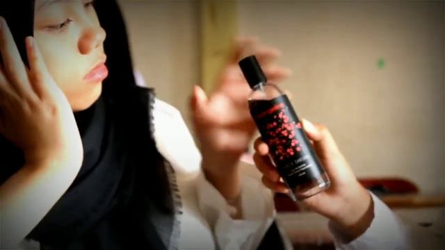 Iklan Parfum Evangeline Black Sakura (Pandu Fikri) смотреть онлайн