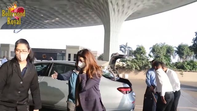 Shweta Bachchan Nanda Dresses Like A Boss Lady