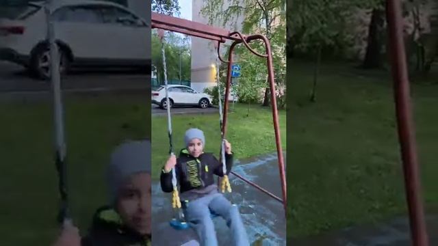 я буду петь песню про чупа чупс на качели смотреть онлайн