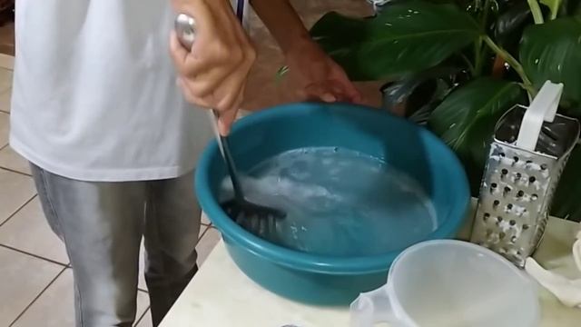 COMO FAZER SHAMPOO CASEIRO PARA DÁ FORÇA BRILHO E AMACIAR O CABELO