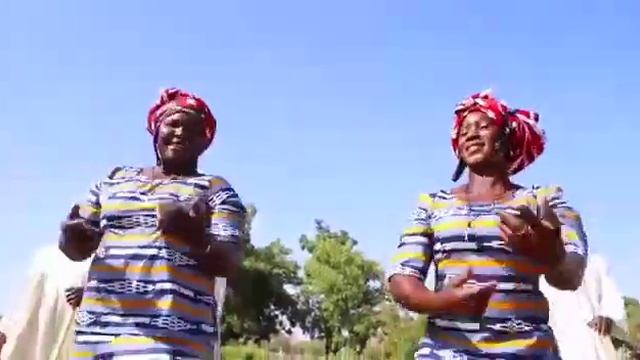 dimanche korougou laisse parler sa guitare ,vous allez aimer je sais смотреть онлайн