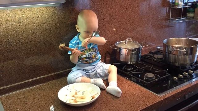 Глеб ест кость смотреть онлайн