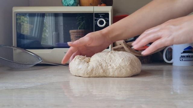 Хліб за простим рецептом) Випікаю завжди як маю час)Обожнюю робити з тістом, а раніше не любила) смотреть онлайн